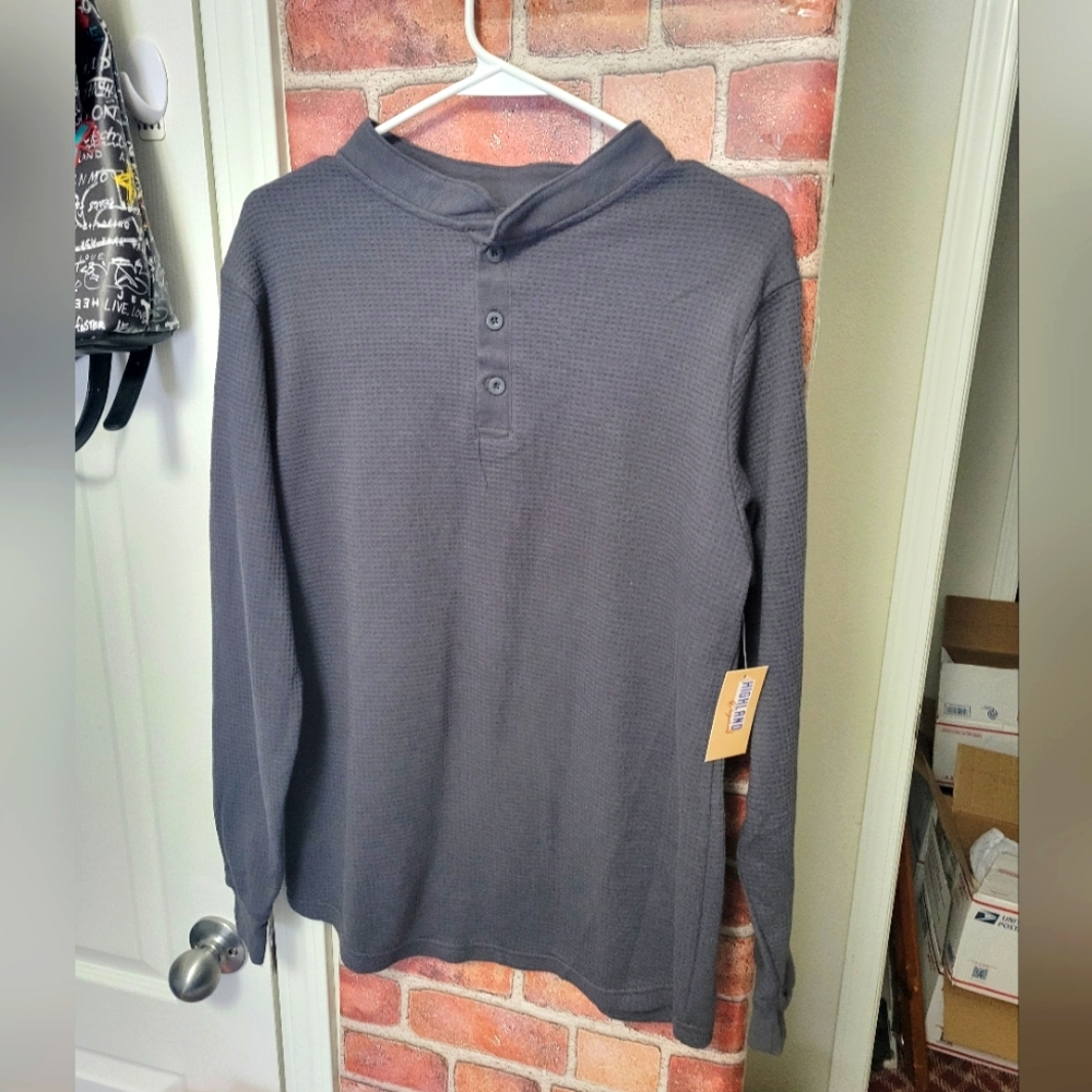 Mens nwt gray thermal long sleeve tops. 2 sizes available